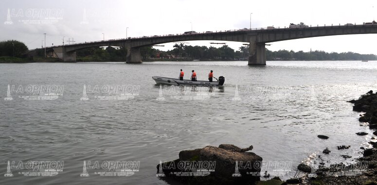 ¡SE AVENTÓ DEL PUENTE!