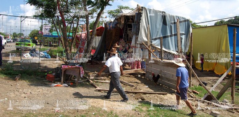 Comerciantes invaden zona federal en La Isla