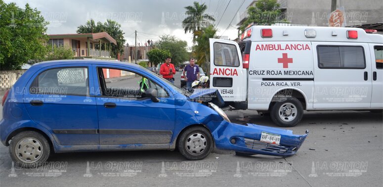 Tres lesionadas en aparatoso accidente