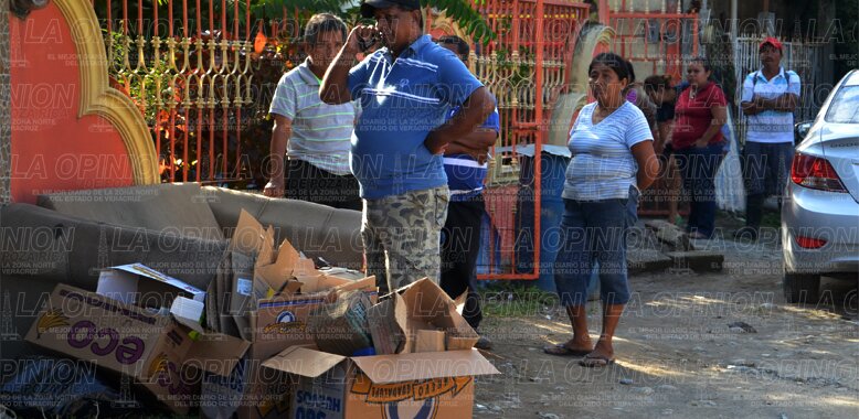 ¡LOS DESALOJAN POR NO PAGAR RENTA!